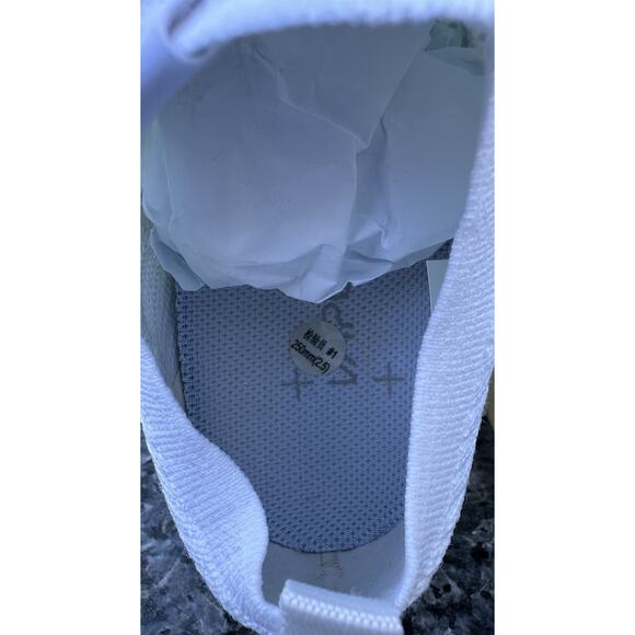 Nike Air Vapormax 3 Flyknit Shoes Women Size 8 Volt White Purple AJ6910-102 - Picture 5 of 10